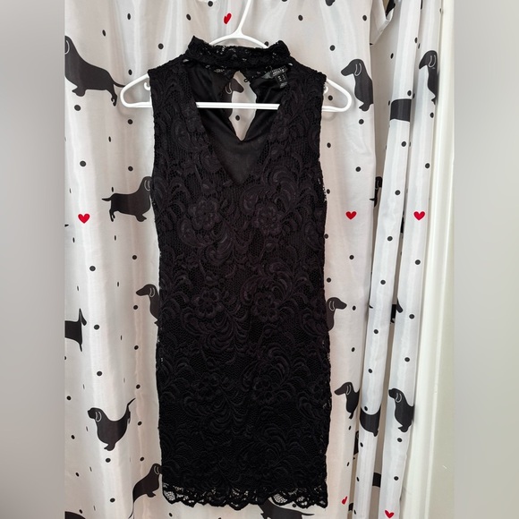 Street wear society dress - Picture 3 of 3